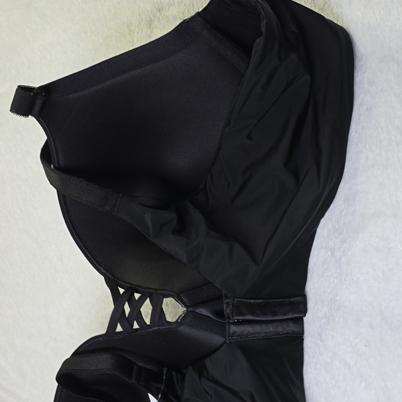 ✨ Torrid curve 360 back smoothing push up plunge size 50B NWT. - Picture 4 of 10